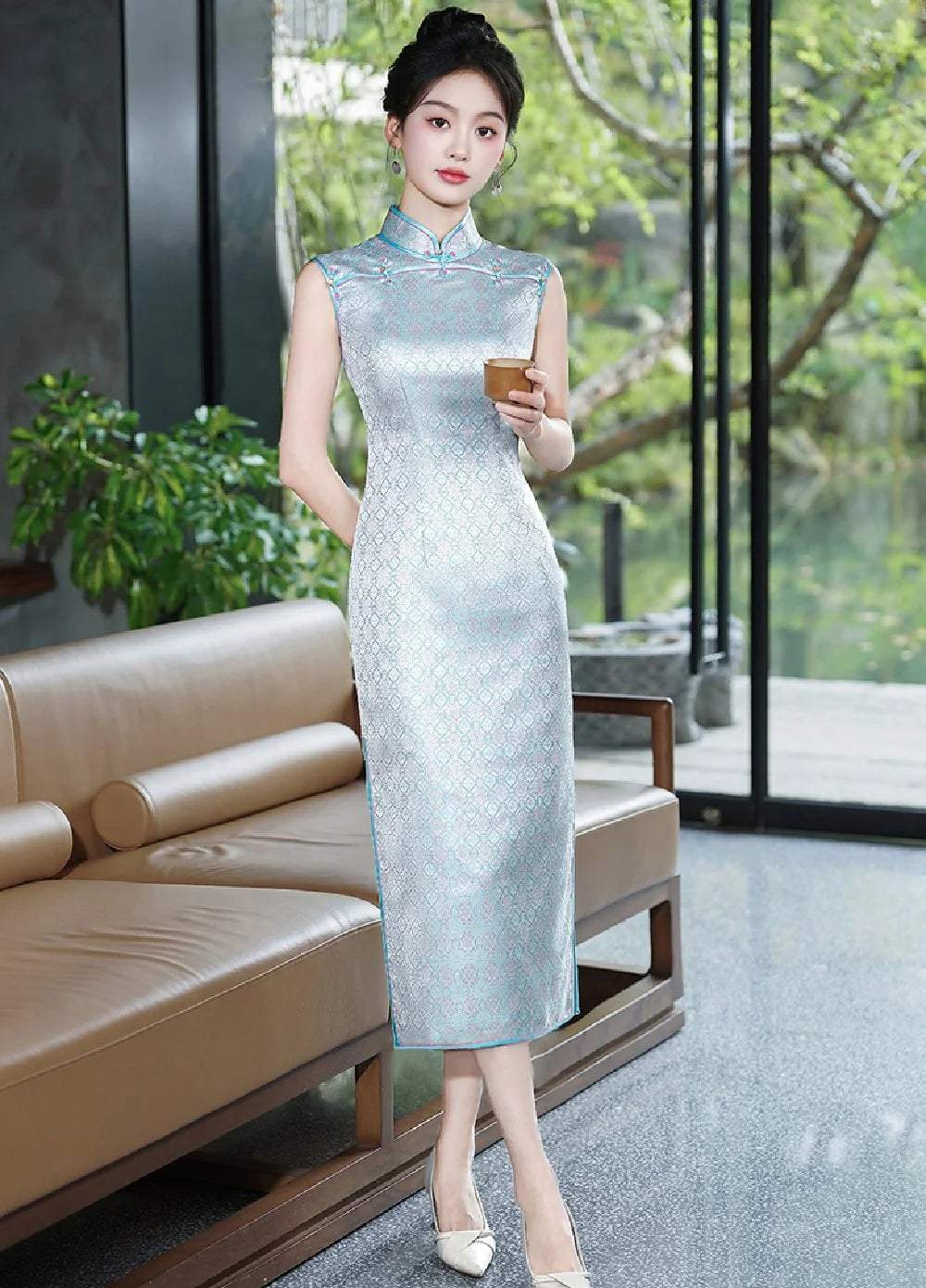 Blue Sleeveless Qipao